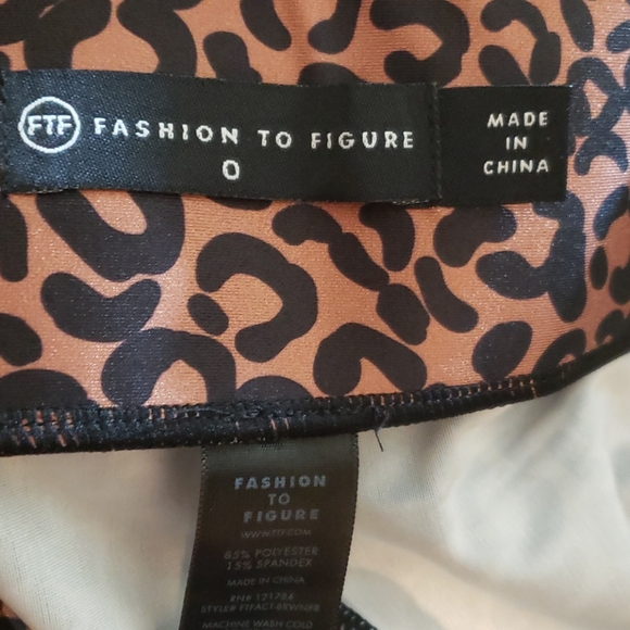 DONATED!Fashion to Figure Leopard Print Leggings - Picture 3 of 7